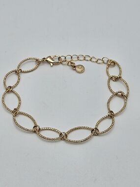 VINTAGE Liz Claiborne Gold Tone Dainty Chain Link Bracelet Signed